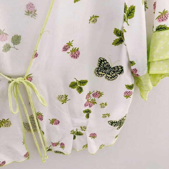 Urban Outfitters Nene Printed Tie Front Strawberry Short Sleeve Top Butterfly - Picture 4 of 8